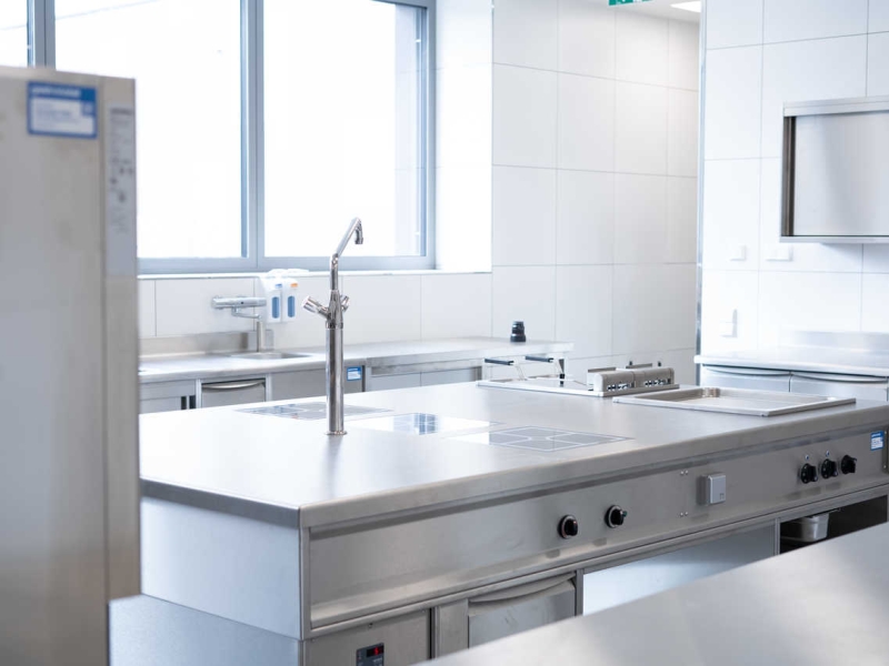 Mittelherd von Metagro mit Einbau-Geräten von Berner