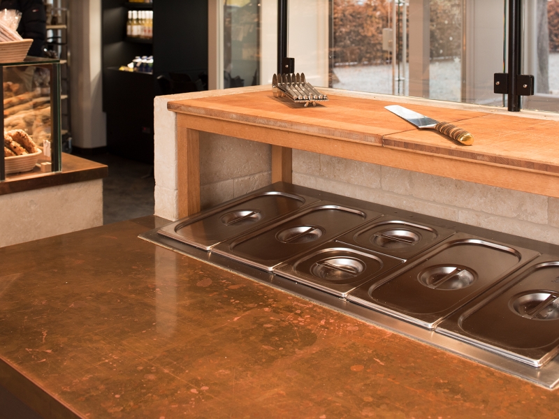 Bäckerei-Arbeitsfläche (Material = patiniertes Kupfer)